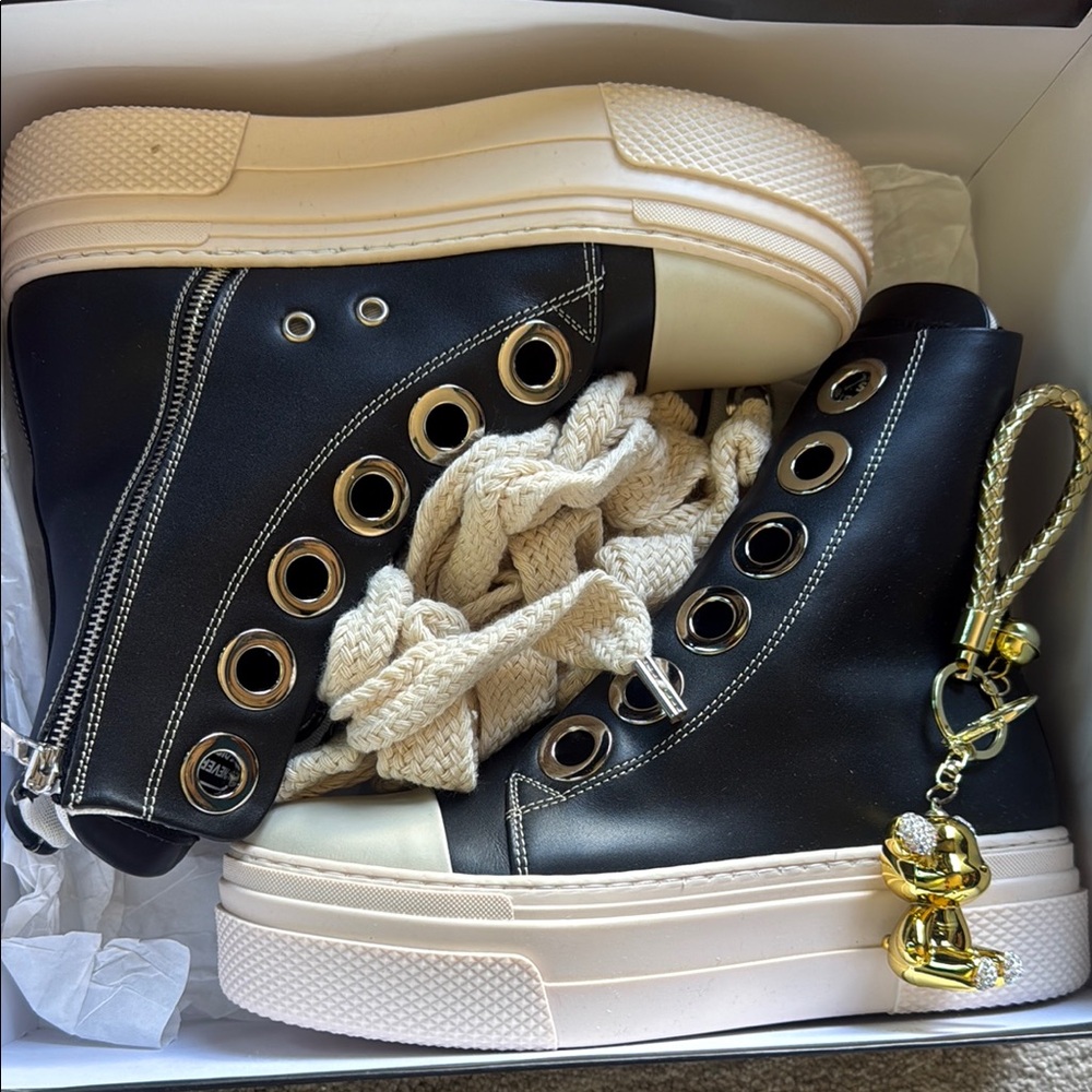 Cristian Zerotre CR03 
High-Top Platform Sneakers in Black and Cream